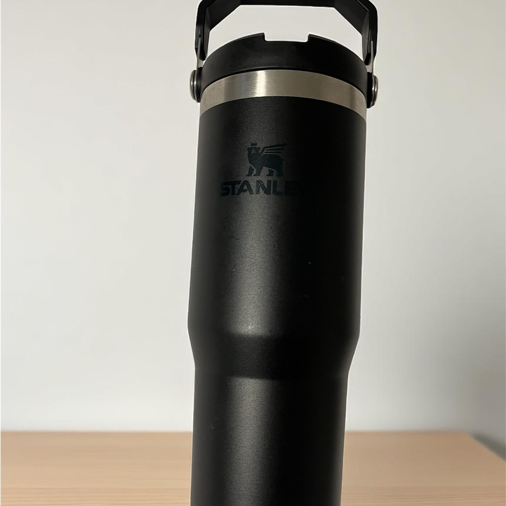 Stanley Matte Black Iceflow Flip Straw Tumbler 30 oz